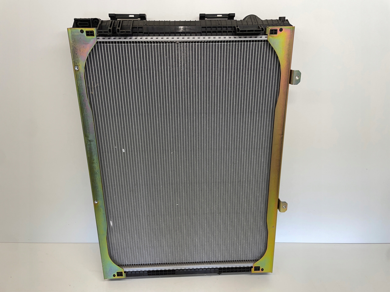 CHŁODNICA WODY MAN F2000 F 90 F 2000 F90 81061016437 - مضخة المبرد - شاحنة: صورة 4 CHŁODNICA WODY MAN F2000 F 90 F 2000 F90 81061016437 - مضخة المبرد - شاحنة: صورة 4