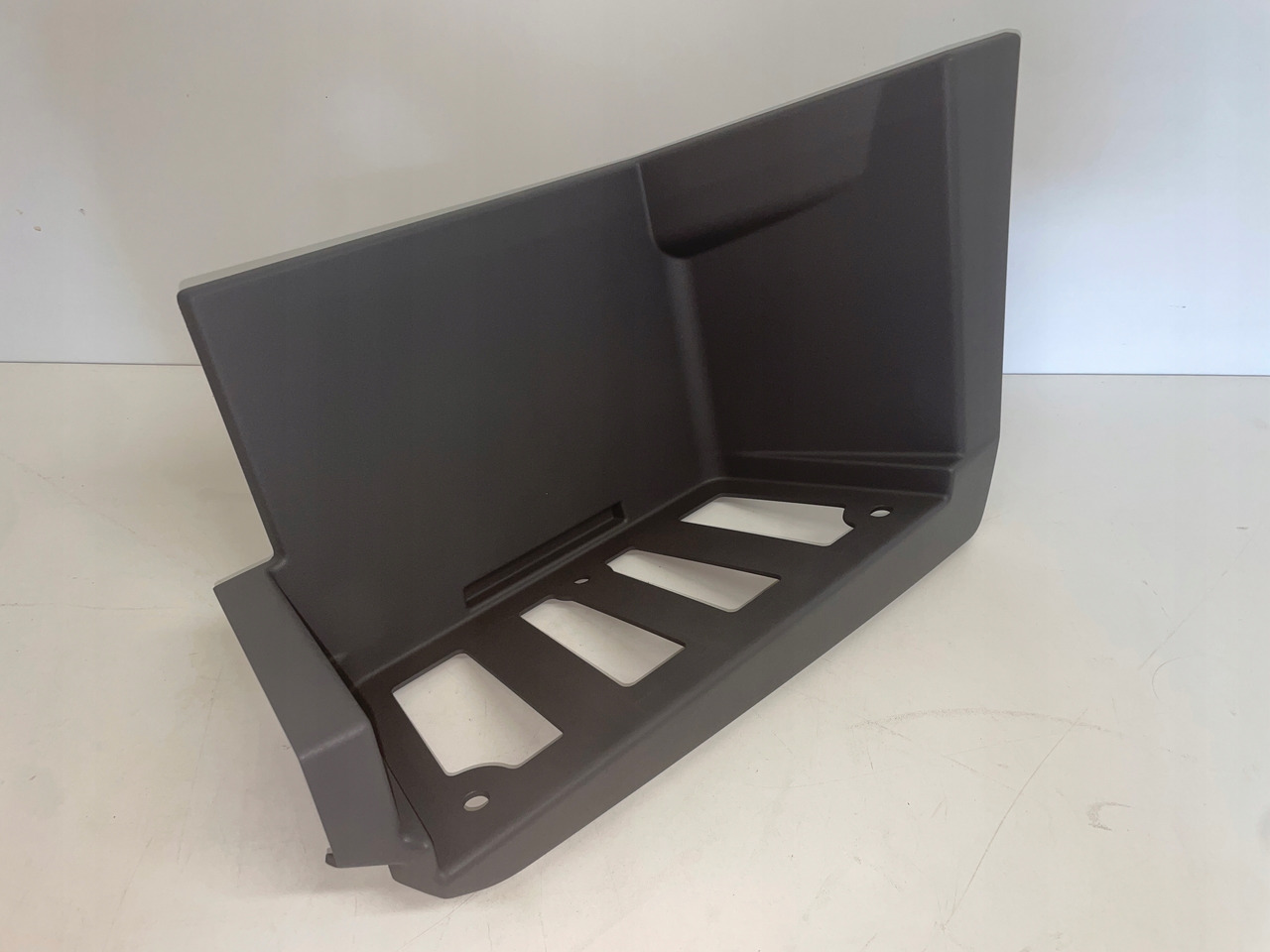 DOLNY STOPIEŃ STOPNICA MAN TGL TGM TGL-3 81615200327 - عتبة باب السيارة - شاحنة: صورة 2 DOLNY STOPIEŃ STOPNICA MAN TGL TGM TGL-3 81615200327 - عتبة باب السيارة - شاحنة: صورة 2