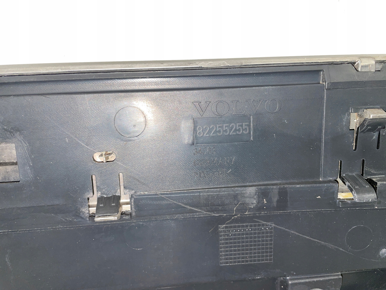 GRILL MASKI ATRAPA VOLVO FH13 FH 13 82255255 - غطاء محرك المركبة - شاحنة: صورة 3 GRILL MASKI ATRAPA VOLVO FH13 FH 13 82255255 - غطاء محرك المركبة - شاحنة: صورة 3