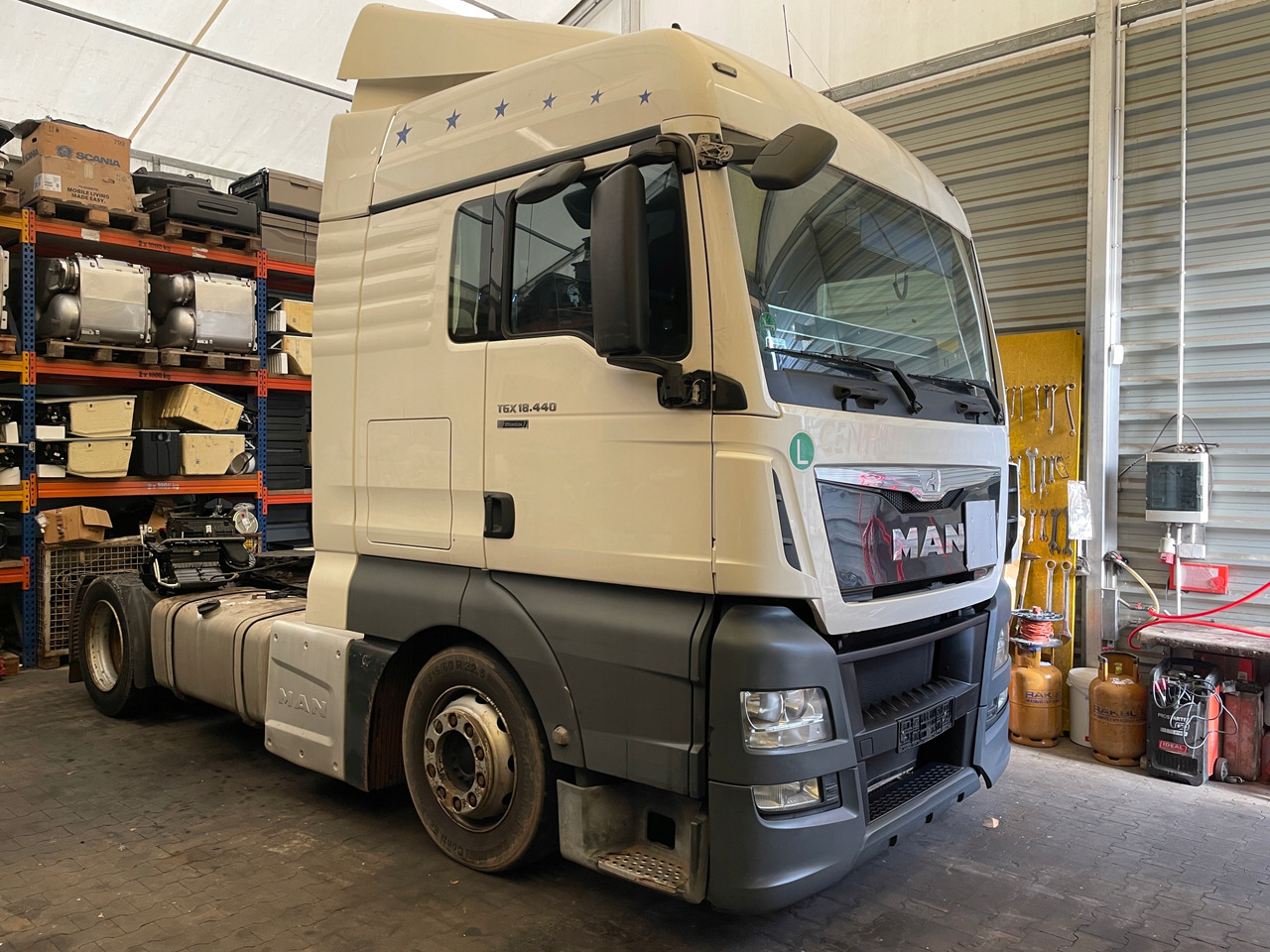 KABINA MAN TGX EURO 6 XLX BIAŁA KOLOR RAL 9010 - كابينة - شاحنة: صورة 1 KABINA MAN TGX EURO 6 XLX BIAŁA KOLOR RAL 9010 - كابينة - شاحنة: صورة 1