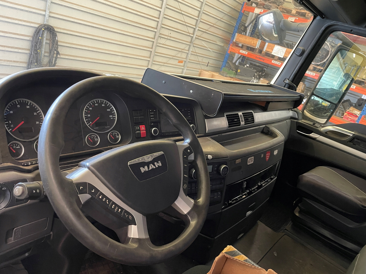 KABINA MAN TGX EURO 6 XLX BIAŁA KOLOR RAL 9010 - كابينة - شاحنة: صورة 3 KABINA MAN TGX EURO 6 XLX BIAŁA KOLOR RAL 9010 - كابينة - شاحنة: صورة 3