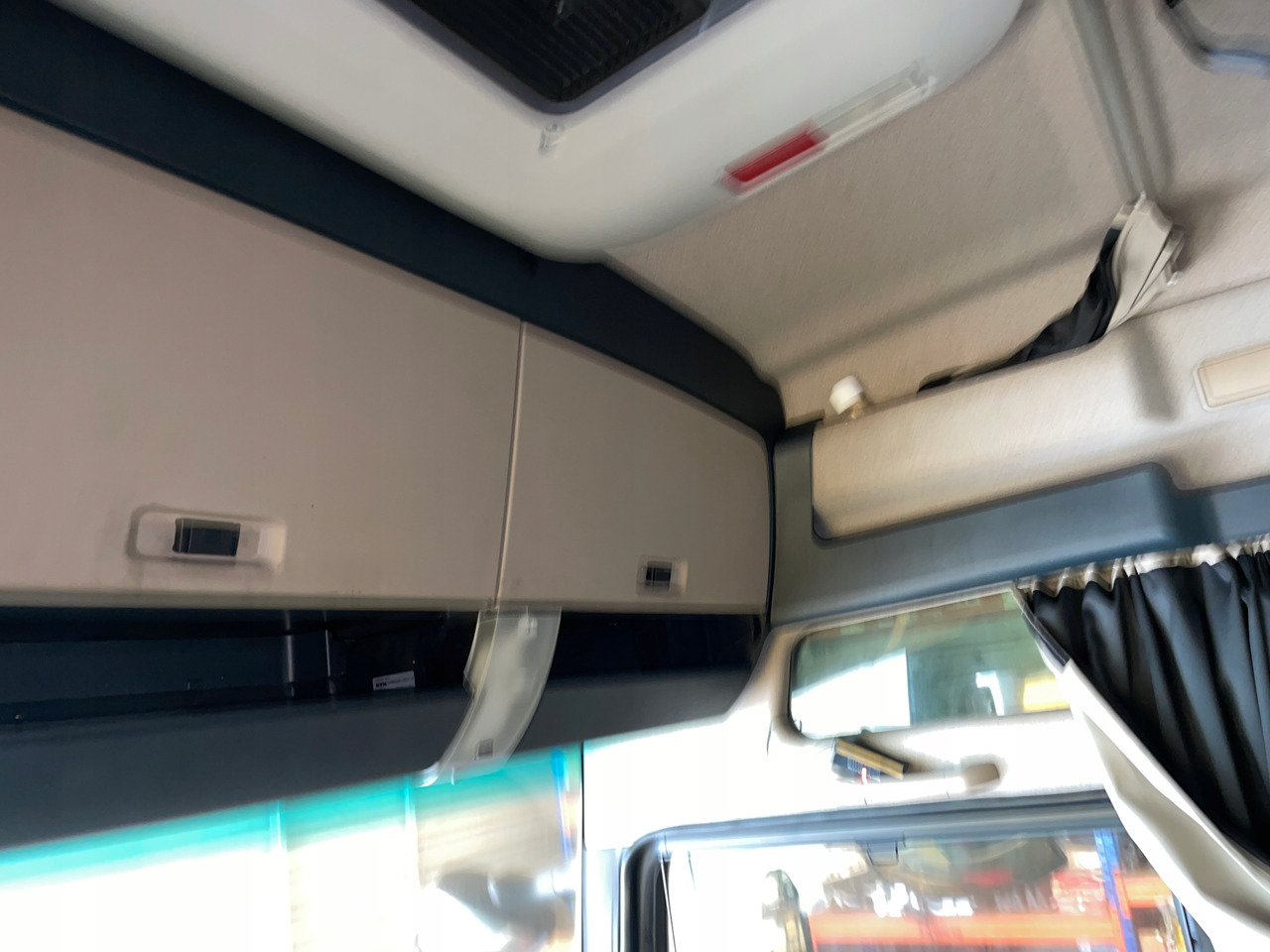 KOMPLETNA KABINA MAN TGX XXL EURO 6 LIFT - كابينة - شاحنة: صورة 3 KOMPLETNA KABINA MAN TGX XXL EURO 6 LIFT - كابينة - شاحنة: صورة 3