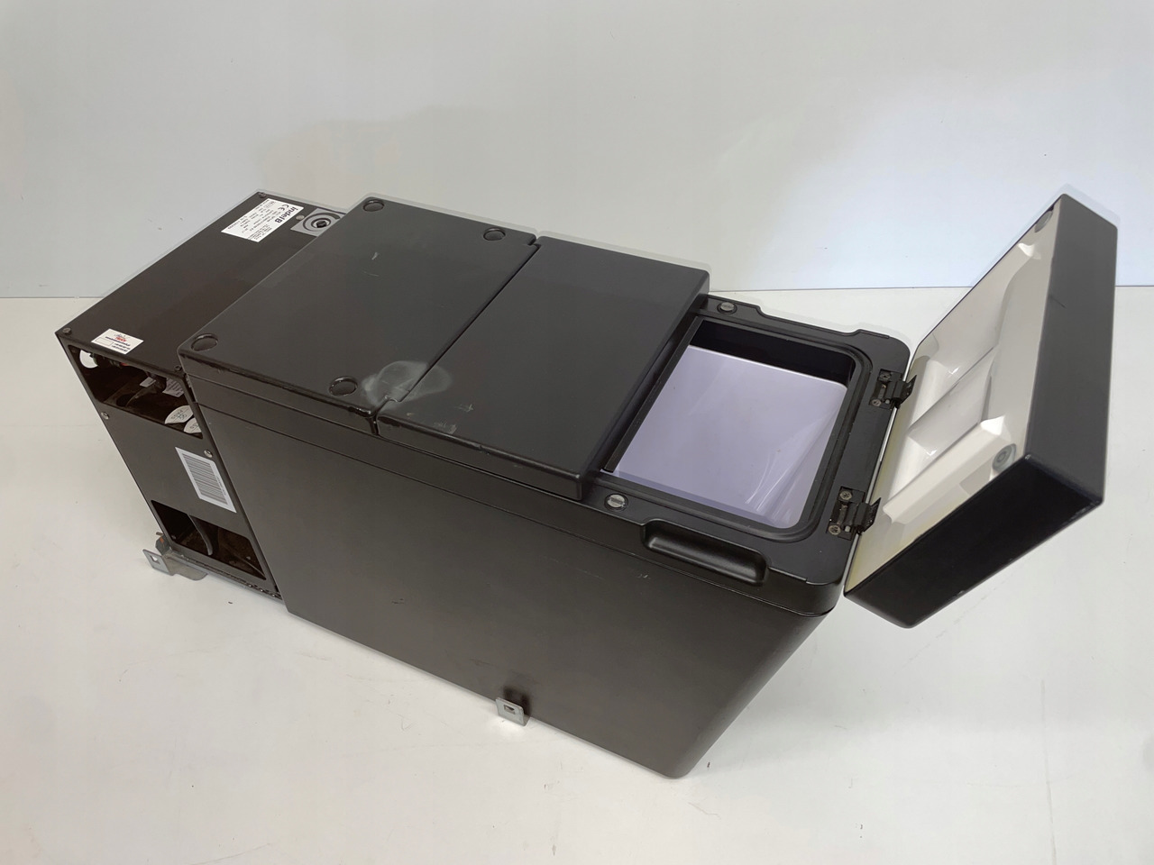 LODÓWKA CHŁODZIARKA IVECO STRALIS INTEL B 504195453 - الكابينة والداخلية - شاحنة: صورة 3 LODÓWKA CHŁODZIARKA IVECO STRALIS INTEL B 504195453 - الكابينة والداخلية - شاحنة: صورة 3