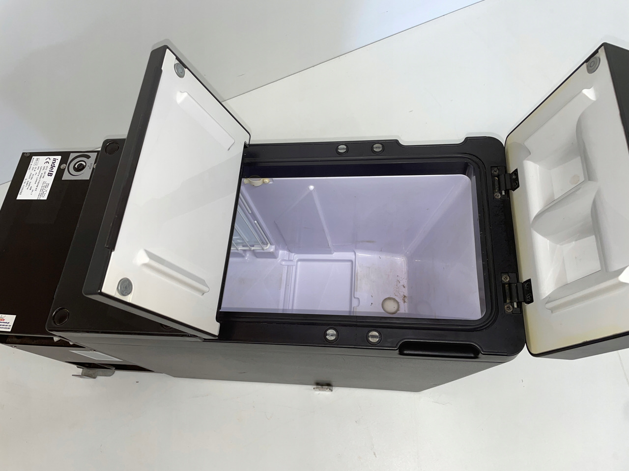 LODÓWKA CHŁODZIARKA IVECO STRALIS INTEL B 504195453 - الكابينة والداخلية - شاحنة: صورة 4 LODÓWKA CHŁODZIARKA IVECO STRALIS INTEL B 504195453 - الكابينة والداخلية - شاحنة: صورة 4