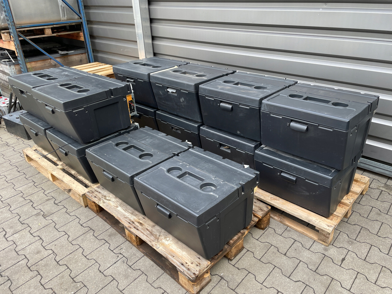 LODÓWKA IVECO HI-WAY HI WAY STRALIS - الكابينة والداخلية - شاحنة: صورة 1 LODÓWKA IVECO HI-WAY HI WAY STRALIS - الكابينة والداخلية - شاحنة: صورة 1