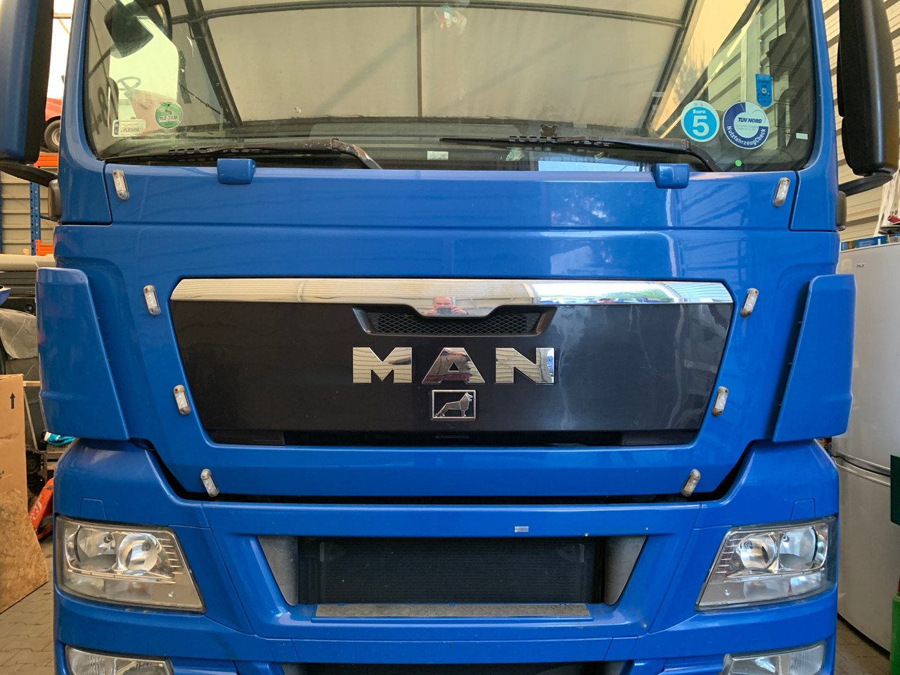 MASKA ATRAPA GRILL POLIK OWIEWKA MAN TGX - غطاء محرك المركبة - شاحنة: صورة 1 MASKA ATRAPA GRILL POLIK OWIEWKA MAN TGX - غطاء محرك المركبة - شاحنة: صورة 1