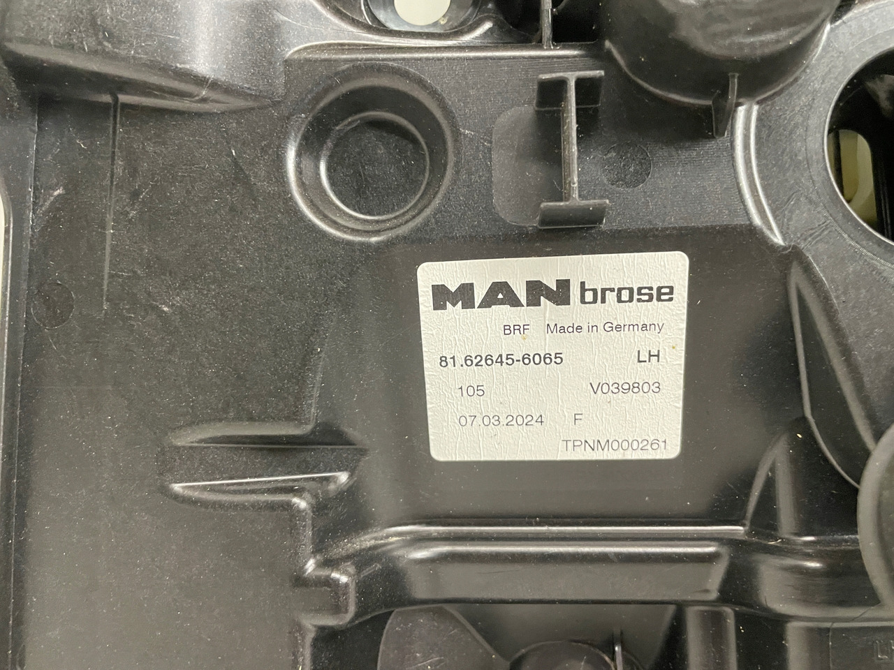 MECHANIZM PODNOSZENIA SZYB MAN TGS TGX TGL 3 TG3 81626456065 - باب و قطع الغيار - شاحنة: صورة 3 MECHANIZM PODNOSZENIA SZYB MAN TGS TGX TGL 3 TG3 81626456065 - باب و قطع الغيار - شاحنة: صورة 3