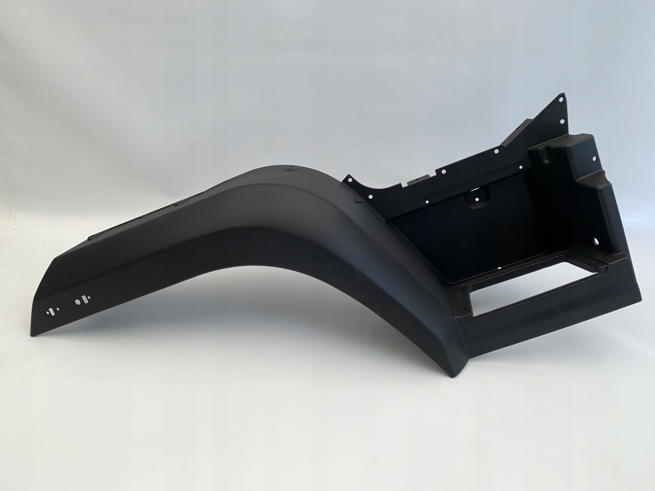 PRAWA STOPNICA BŁOTNIK MAN L2000M L 2000 M NR 1111 - هيكل السيارة الخارجية - شاحنة: صورة 1 PRAWA STOPNICA BŁOTNIK MAN L2000M L 2000 M NR 1111 - هيكل السيارة الخارجية - شاحنة: صورة 1