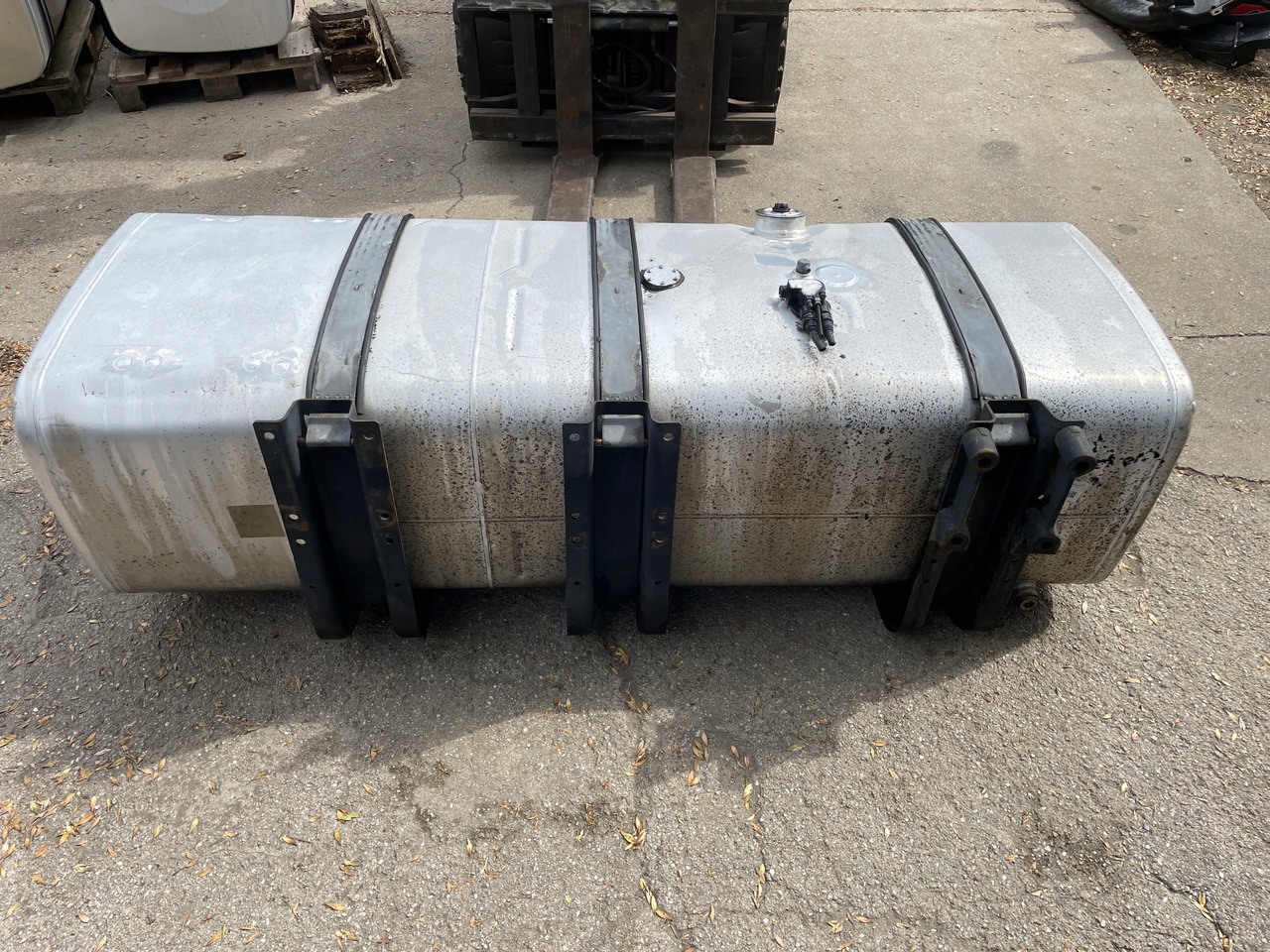 ZBIORNIK PALIWA 710 L MAN TGA TGX TGS 81.12201-6448 - خزان الوقود - شاحنة: صورة 4 ZBIORNIK PALIWA 710 L MAN TGA TGX TGS 81.12201-6448 - خزان الوقود - شاحنة: صورة 4