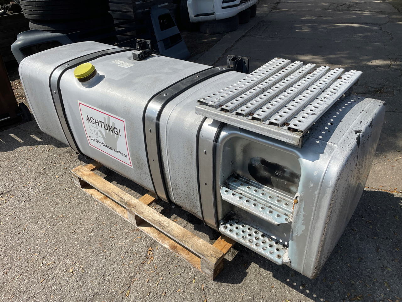 ZBIORNIK PALIWA 780 L MAN TGA TGX TGS 81122015670 - خزان الوقود - شاحنة: صورة 3 ZBIORNIK PALIWA 780 L MAN TGA TGX TGS 81122015670 - خزان الوقود - شاحنة: صورة 3