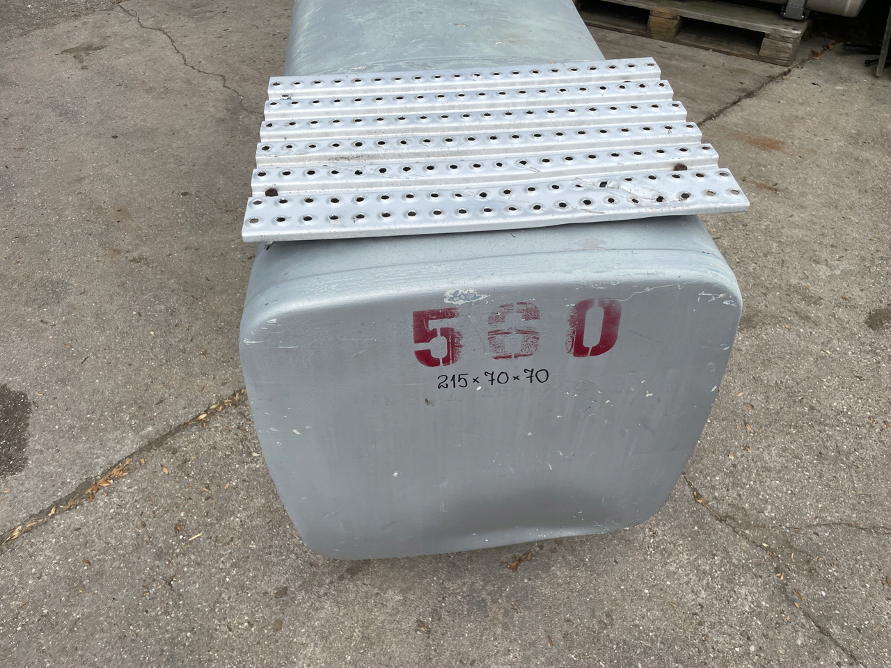 ZBIORNIK PALIWA MAN TGA TGX 910 L 81122015672 - خزان الوقود - شاحنة: صورة 4 ZBIORNIK PALIWA MAN TGA TGX 910 L 81122015672 - خزان الوقود - شاحنة: صورة 4