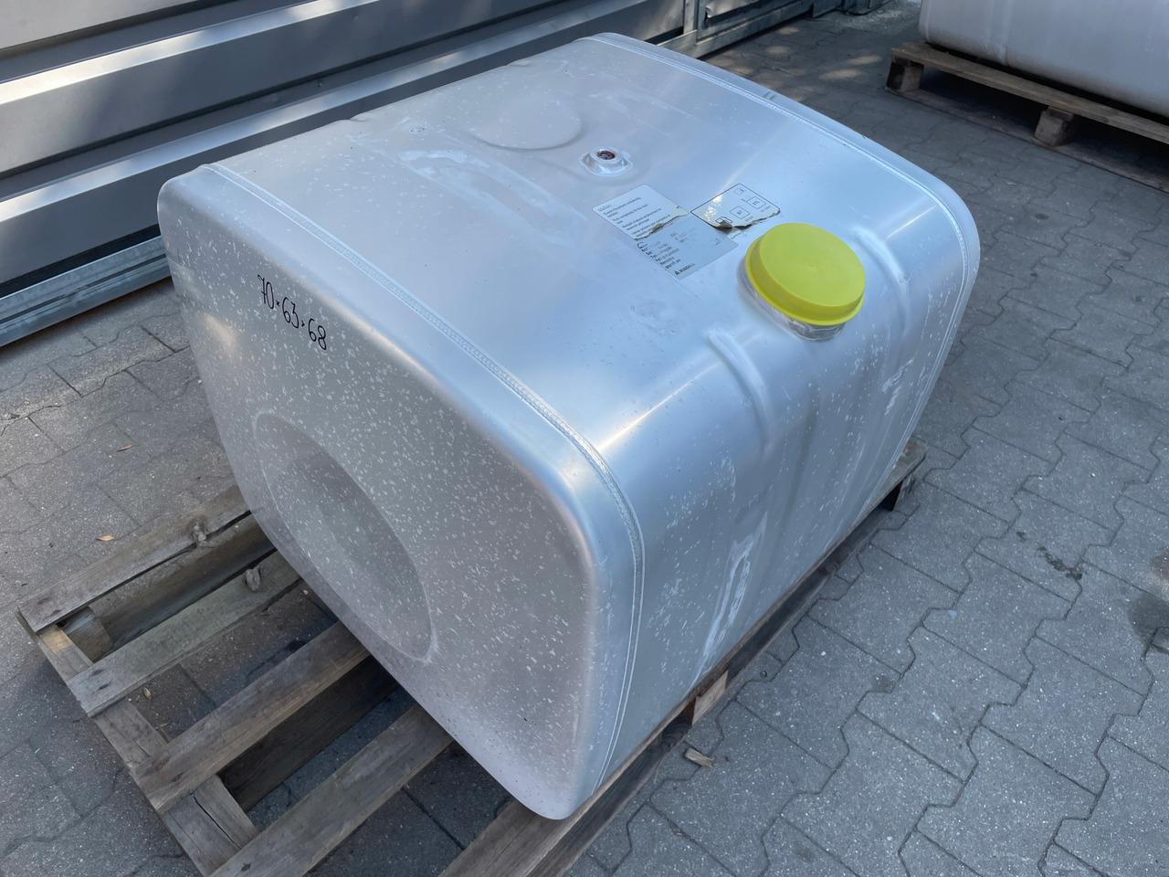 ZBIORNIK PALIWA MAN TGA TGX TGS 250L 81122016898 - خزان الوقود - شاحنة: صورة 2 ZBIORNIK PALIWA MAN TGA TGX TGS 250L 81122016898 - خزان الوقود - شاحنة: صورة 2