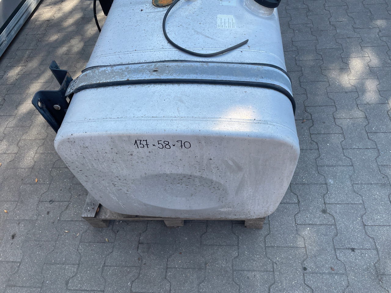 ZBIORNIK PALIWA MAN TGA TGX TGS 480 L LOW DECK 81122015841 - خزان الوقود - شاحنة: صورة 3 ZBIORNIK PALIWA MAN TGA TGX TGS 480 L LOW DECK 81122015841 - خزان الوقود - شاحنة: صورة 3