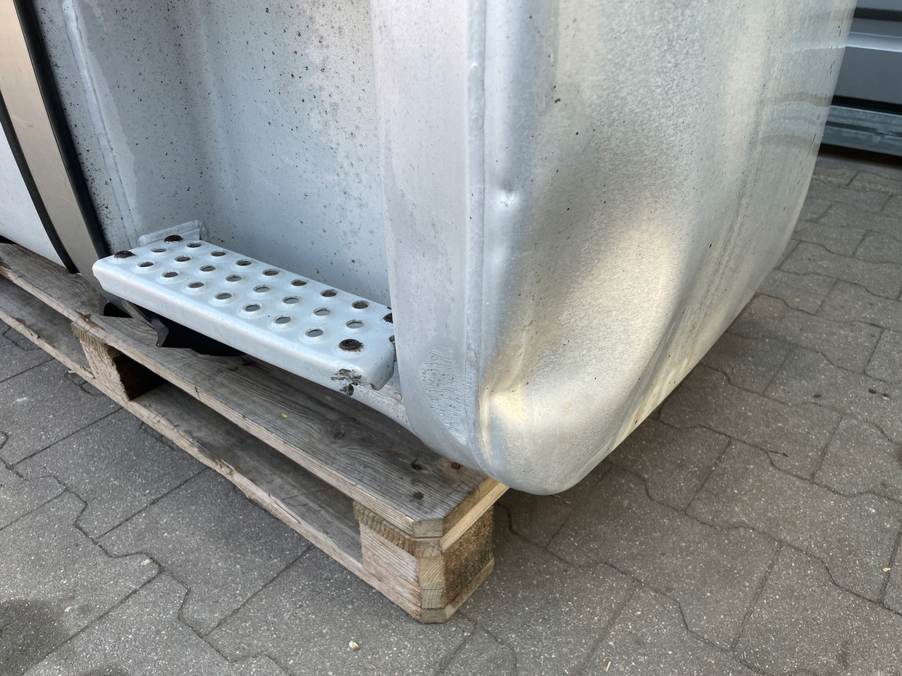 ZBIORNIK PALIWA MAN TGA TGX TGS 590 L 81122015663 - خزان الوقود - شاحنة: صورة 5 ZBIORNIK PALIWA MAN TGA TGX TGS 590 L 81122015663 - خزان الوقود - شاحنة: صورة 5