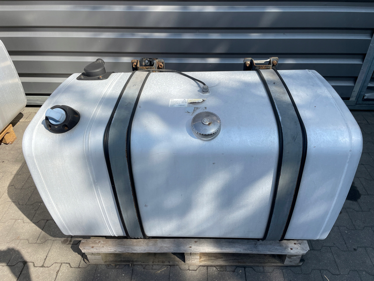 ZBIORNIK PALIWA MAN TGX TGS 470 L 85 ADBLUE 135X70X70 - خزان الوقود - شاحنة: صورة 1 ZBIORNIK PALIWA MAN TGX TGS 470 L 85 ADBLUE 135X70X70 - خزان الوقود - شاحنة: صورة 1