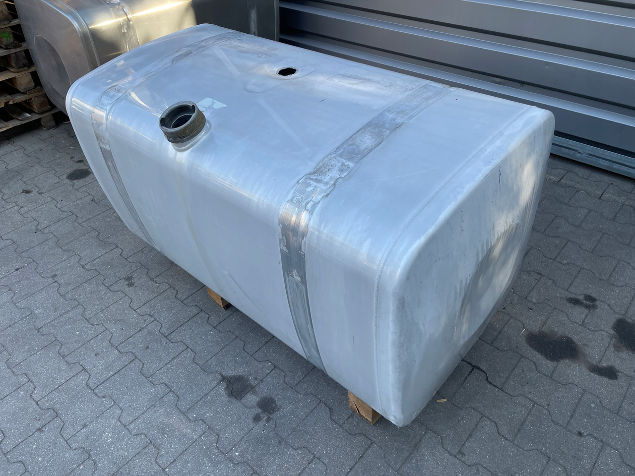 ZBIORNIK PALIWA MAN TGX TGS 580L 81122016934 - خزان الوقود - شاحنة: صورة 3 ZBIORNIK PALIWA MAN TGX TGS 580L 81122016934 - خزان الوقود - شاحنة: صورة 3