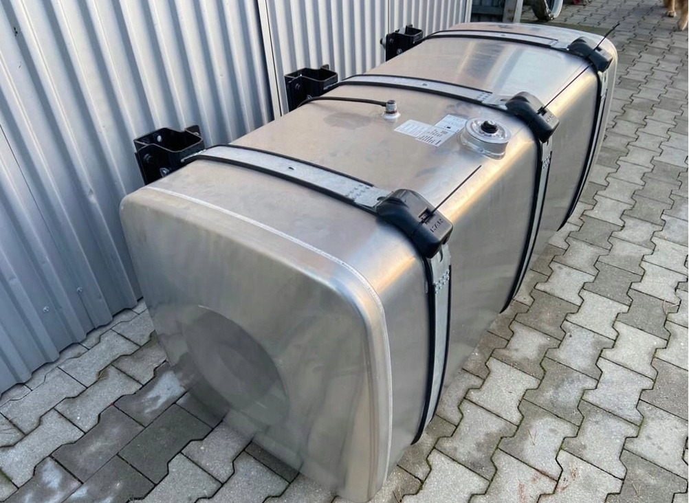 ZBIORNIK PALIWA MAN TGX TGS 710 L 81122016949 - خزان الوقود - شاحنة: صورة 3 ZBIORNIK PALIWA MAN TGX TGS 710 L 81122016949 - خزان الوقود - شاحنة: صورة 3