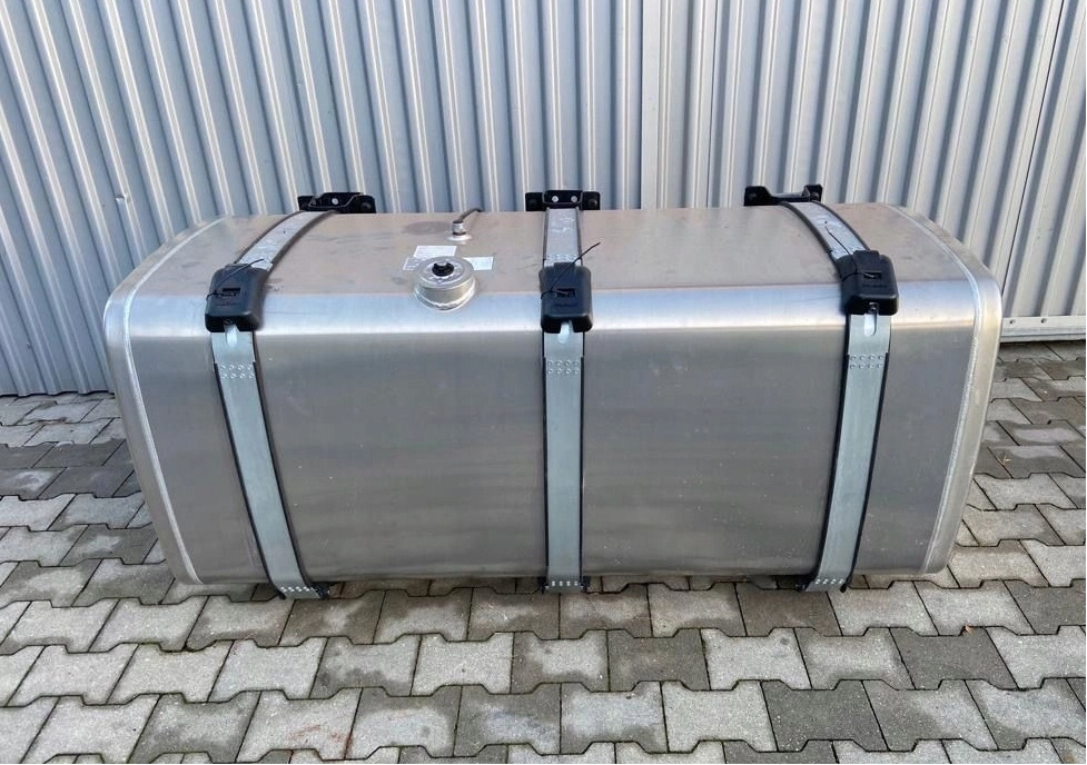 ZBIORNIK PALIWA MAN TGX TGS 710 L 81122016949 - خزان الوقود - شاحنة: صورة 1 ZBIORNIK PALIWA MAN TGX TGS 710 L 81122016949 - خزان الوقود - شاحنة: صورة 1