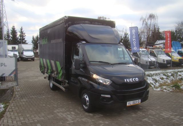 Iveco DAILY 35 C 15 3.0TDI FIRANA Z PRAWEJ STRONY 3.5T DMC WINDA - شاحنة مغلقة الصندوق: صورة 3 Iveco DAILY 35 C 15 3.0TDI FIRANA Z PRAWEJ STRONY 3.5T DMC WINDA - شاحنة مغلقة الصندوق: صورة 3