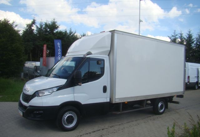 Iveco DAILY 35 S 16 3.0TDI WINDA 3.5T 4.20M - شاحنة مغلقة الصندوق: صورة 2 Iveco DAILY 35 S 16 3.0TDI WINDA 3.5T 4.20M - شاحنة مغلقة الصندوق: صورة 2