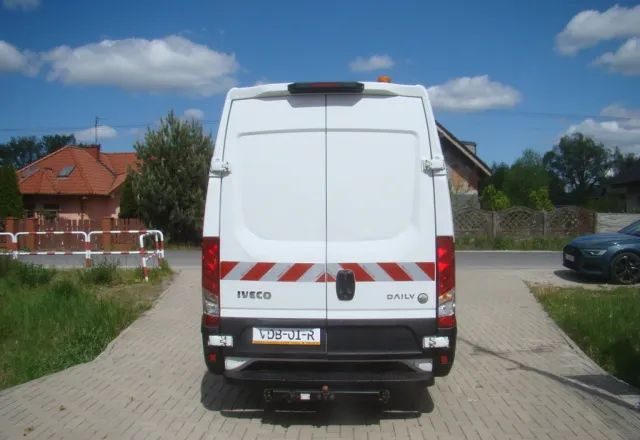 فان Iveco DAILY 35 S 16 REJESTRACJA NA 6-OSÓB SUPER NA KAMPERA: صورة 7