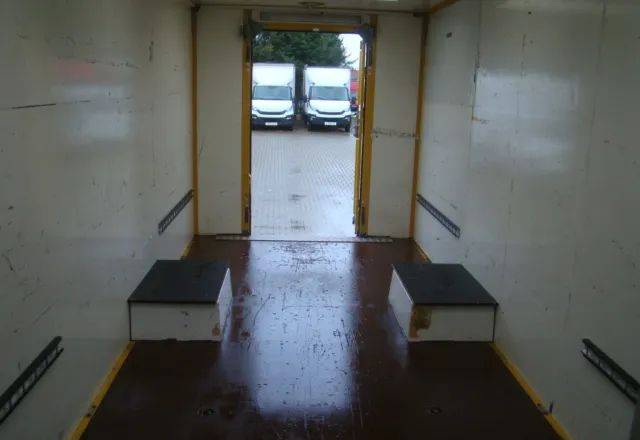 شاحنة مغلقة الصندوق Iveco DAILY 65 C 18 3.0TDI 5.10M: صورة 18