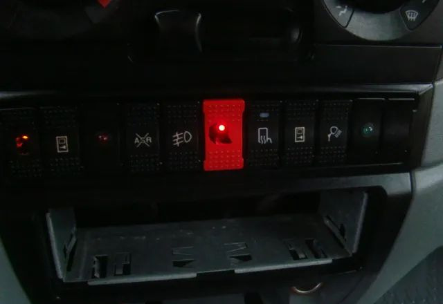 شاحنة مغلقة الصندوق Iveco DAILY 65 C 18 3.0TDI 5.10M: صورة 13