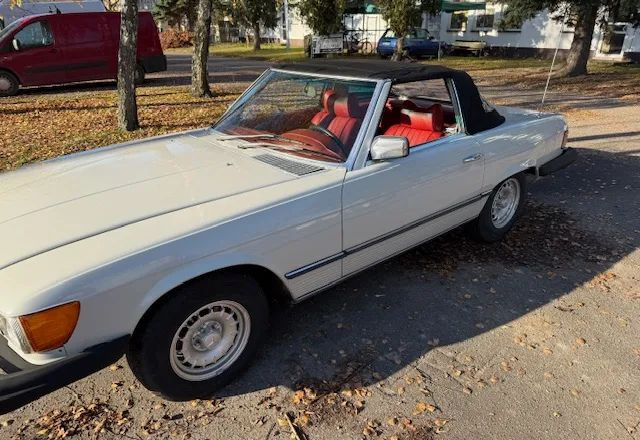 Mercedes-Benz SL - كابريوليه: صورة 1 Mercedes-Benz SL - كابريوليه: صورة 1