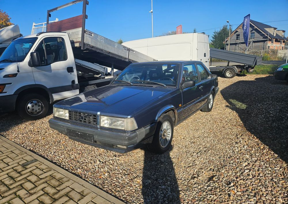 Volvo 780 - سيدان: صورة 1 Volvo 780 - سيدان: صورة 1