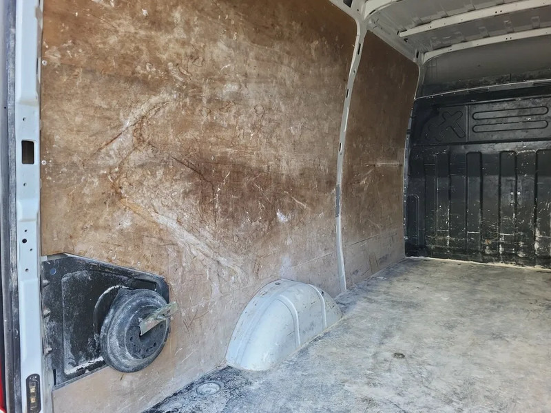 Iveco Daily L2H2 - فان: صورة 4 Iveco Daily L2H2 - فان: صورة 4