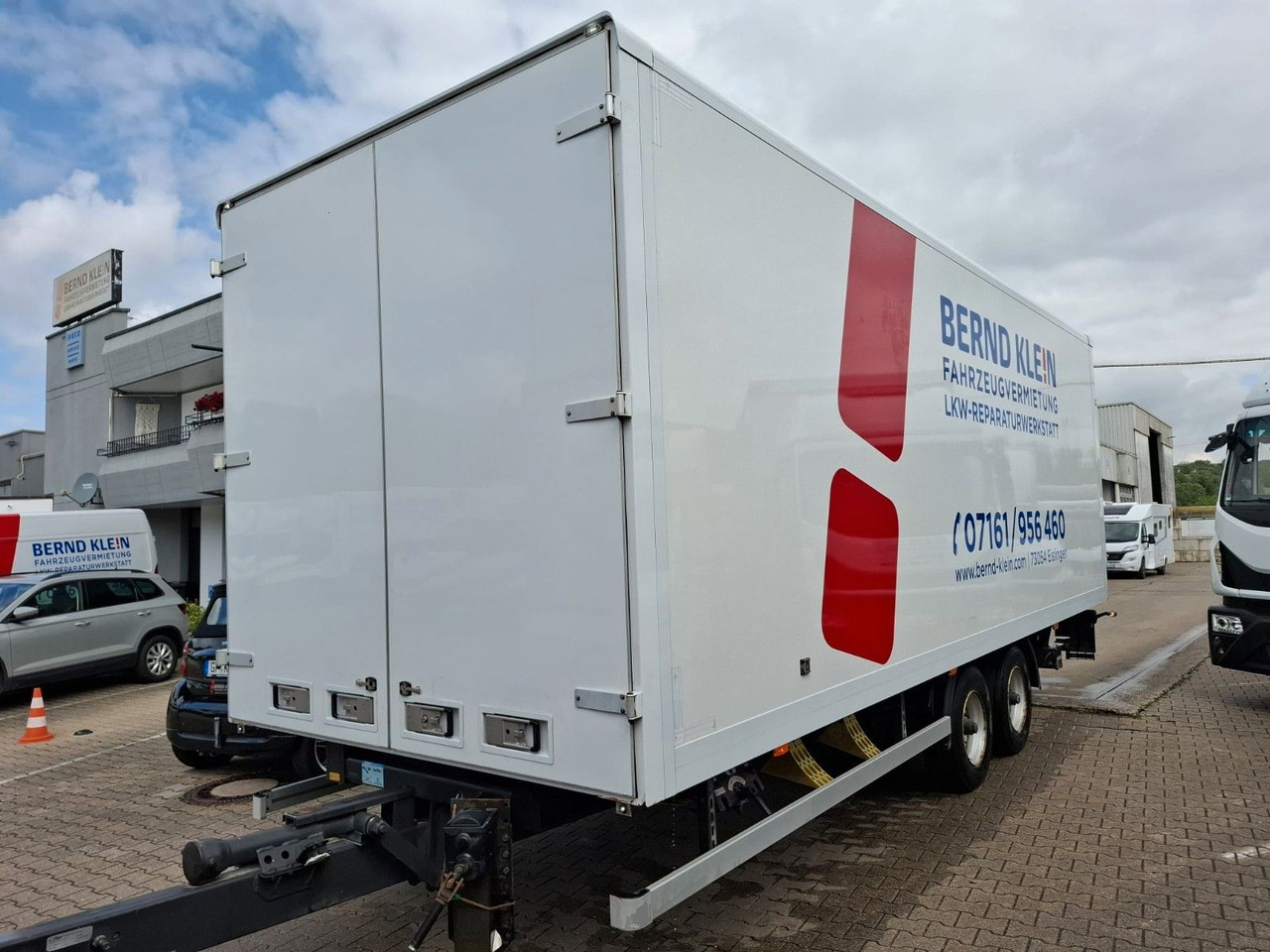Fliegl TKF118 - مقطورة صندوق مغلق: صورة 2 Fliegl TKF118 - مقطورة صندوق مغلق: صورة 2
