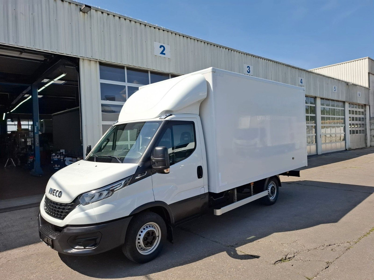 Iveco 35-160P/A8, Klima, HiMatik, LED, Luft, - شاحنة مغلقة الصندوق: صورة 1 Iveco 35-160P/A8, Klima, HiMatik, LED, Luft, - شاحنة مغلقة الصندوق: صورة 1