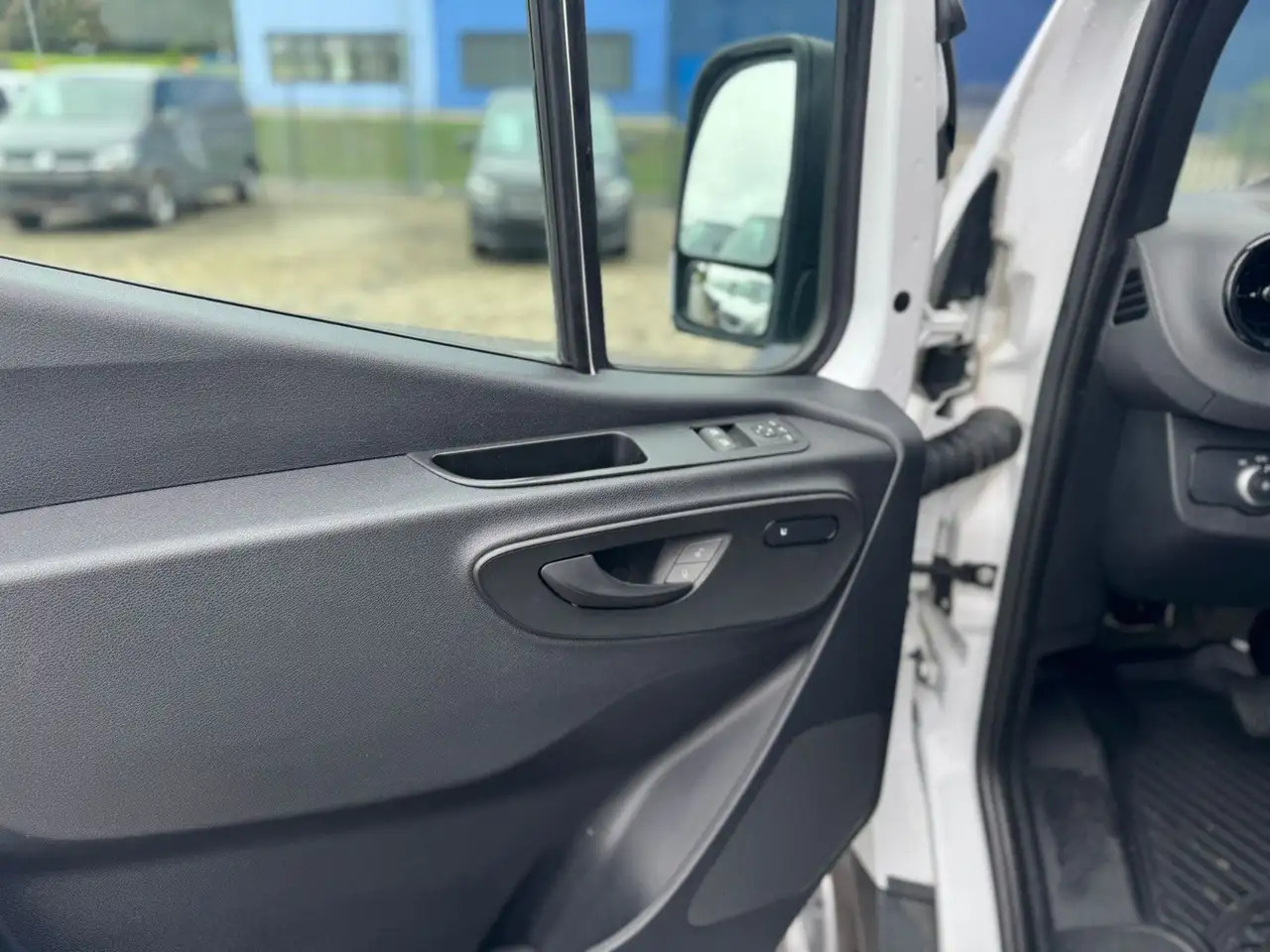 Mercedes-Benz Sprinter 317 CDI Lang Hoch Klima MBUX AHK 2,8t - فان: صورة 5 Mercedes-Benz Sprinter 317 CDI Lang Hoch Klima MBUX AHK 2,8t - فان: صورة 5