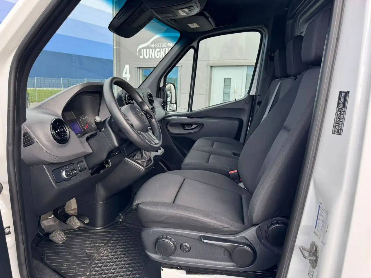 Mercedes-Benz Sprinter 317 CDI Lang Hoch Klima MBUX AHK - فان: صورة 4 Mercedes-Benz Sprinter 317 CDI Lang Hoch Klima MBUX AHK - فان: صورة 4