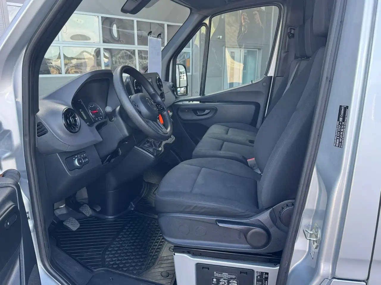 Mercedes-Benz Sprinter 317 CDI Maxi Lang Silber Klima MBUX AHK - فان: صورة 3 Mercedes-Benz Sprinter 317 CDI Maxi Lang Silber Klima MBUX AHK - فان: صورة 3