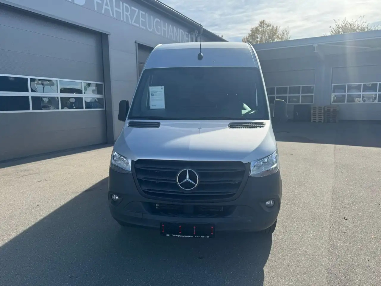 Mercedes-Benz Sprinter 317 CDI Maxi Lang Silber Klima MBUX AHK - فان: صورة 2 Mercedes-Benz Sprinter 317 CDI Maxi Lang Silber Klima MBUX AHK - فان: صورة 2