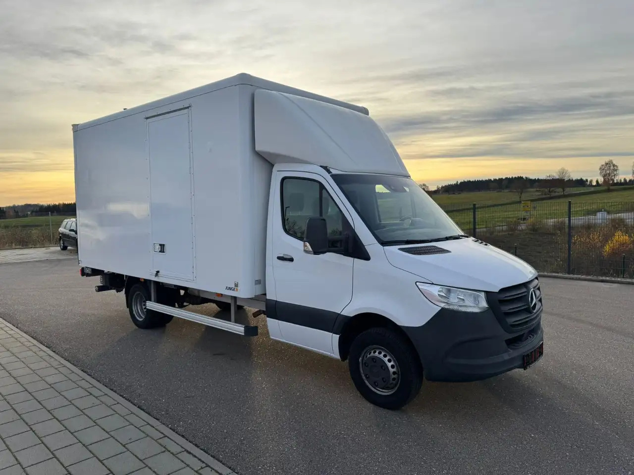 Mercedes-Benz Sprinter 516 CDI Maxi Koffer LBW AHK Klima - شاحنة مغلقة الصندوق: صورة 2 Mercedes-Benz Sprinter 516 CDI Maxi Koffer LBW AHK Klima - شاحنة مغلقة الصندوق: صورة 2