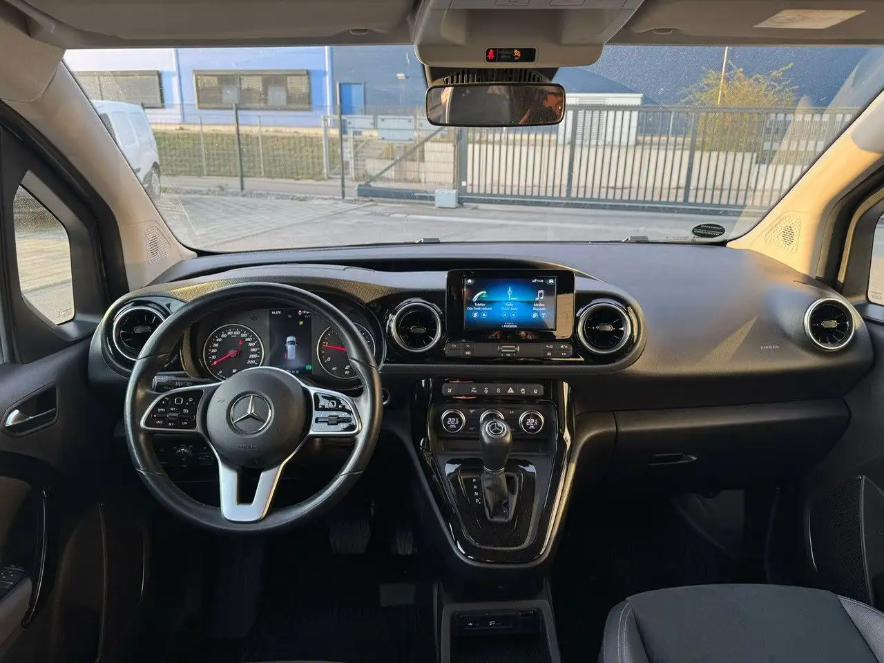 Mercedes-Benz T-Class T -Klasse 160 d standard - سيارة: صورة 4 Mercedes-Benz T-Class T -Klasse 160 d standard - سيارة: صورة 4