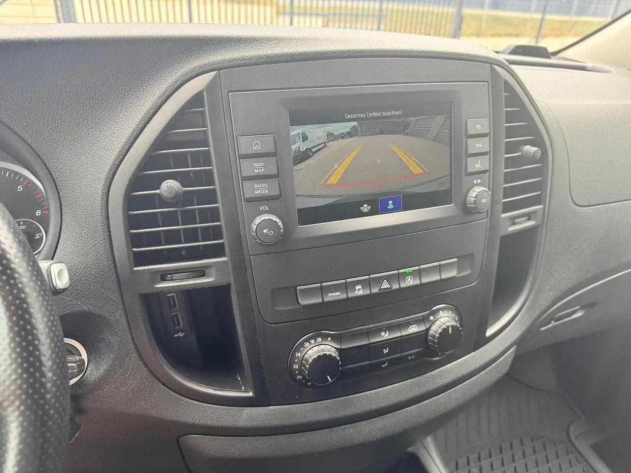 فان Mercedes-Benz Vito 114 CDI Kompakt Silber Klima Bott: صورة 15 فان Mercedes-Benz Vito 114 CDI Kompakt Silber Klima Bott: صورة 15