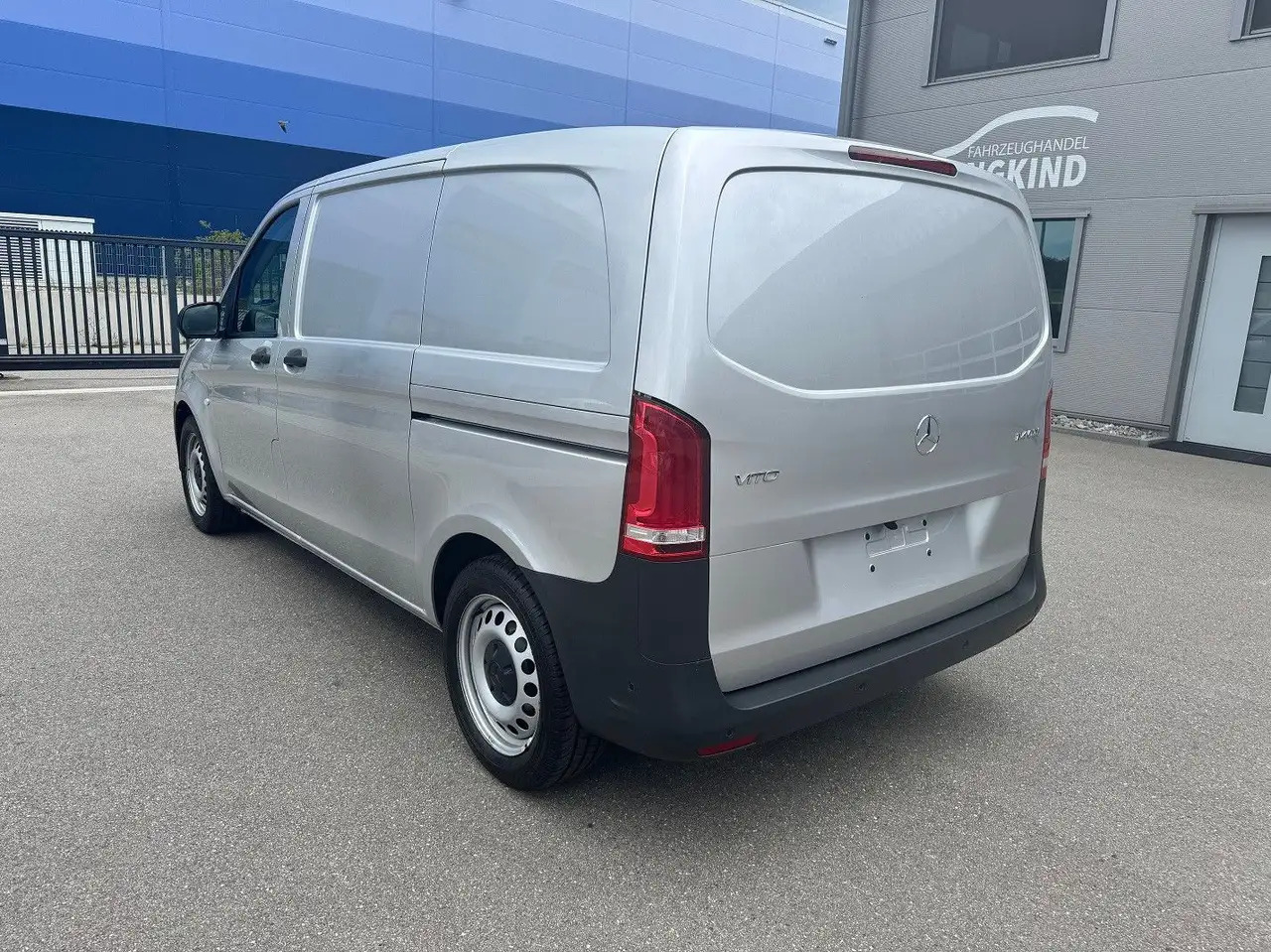 Mercedes-Benz Vito 114 CDI Kompakt Silber Klima Bott - فان: صورة 5 Mercedes-Benz Vito 114 CDI Kompakt Silber Klima Bott - فان: صورة 5