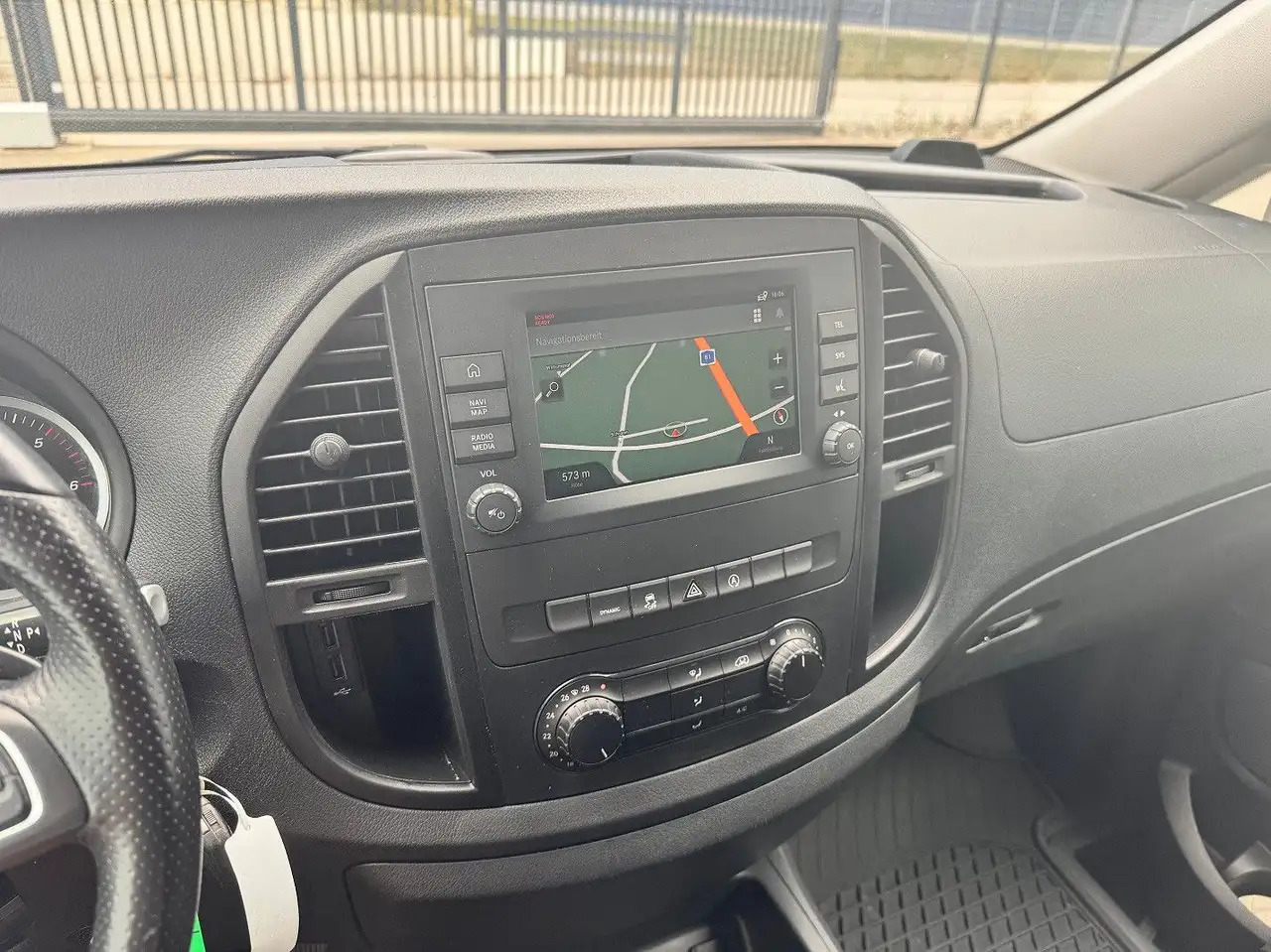 فان Mercedes-Benz Vito 114 CDI Kompakt Silber Klima Bott: صورة 13 فان Mercedes-Benz Vito 114 CDI Kompakt Silber Klima Bott: صورة 13