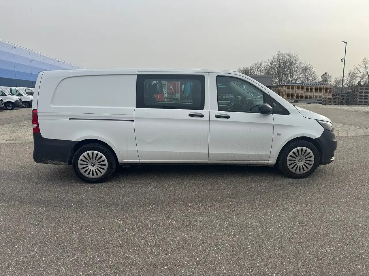 Mercedes-Benz Vito 116 CDI Lang Extralang Mixto Klima - فان: صورة 4 Mercedes-Benz Vito 116 CDI Lang Extralang Mixto Klima - فان: صورة 4
