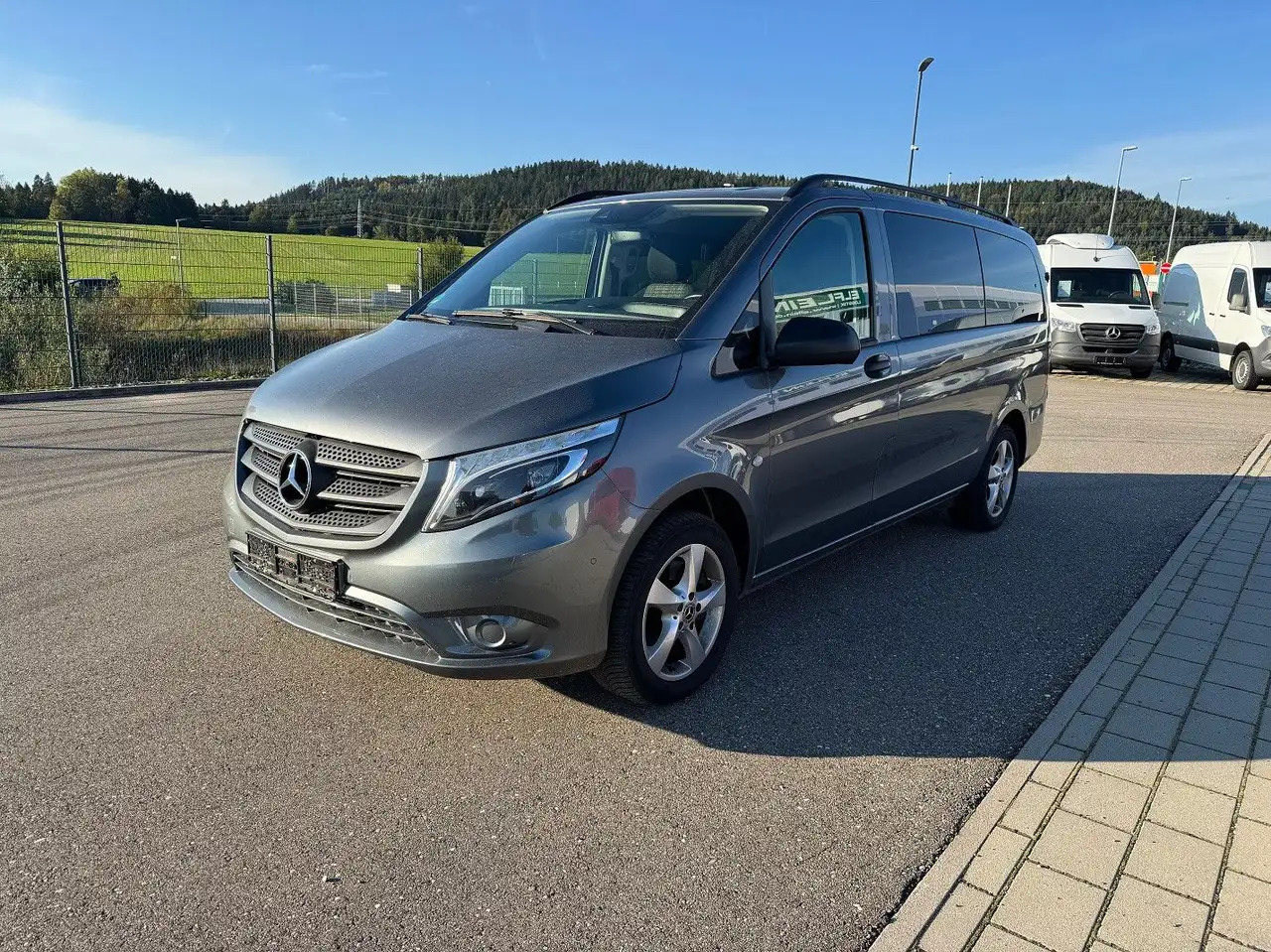 Mercedes-Benz Vito Tourer 119 CDI Edition 4x4 Lang - سيارة: صورة 1 Mercedes-Benz Vito Tourer 119 CDI Edition 4x4 Lang - سيارة: صورة 1