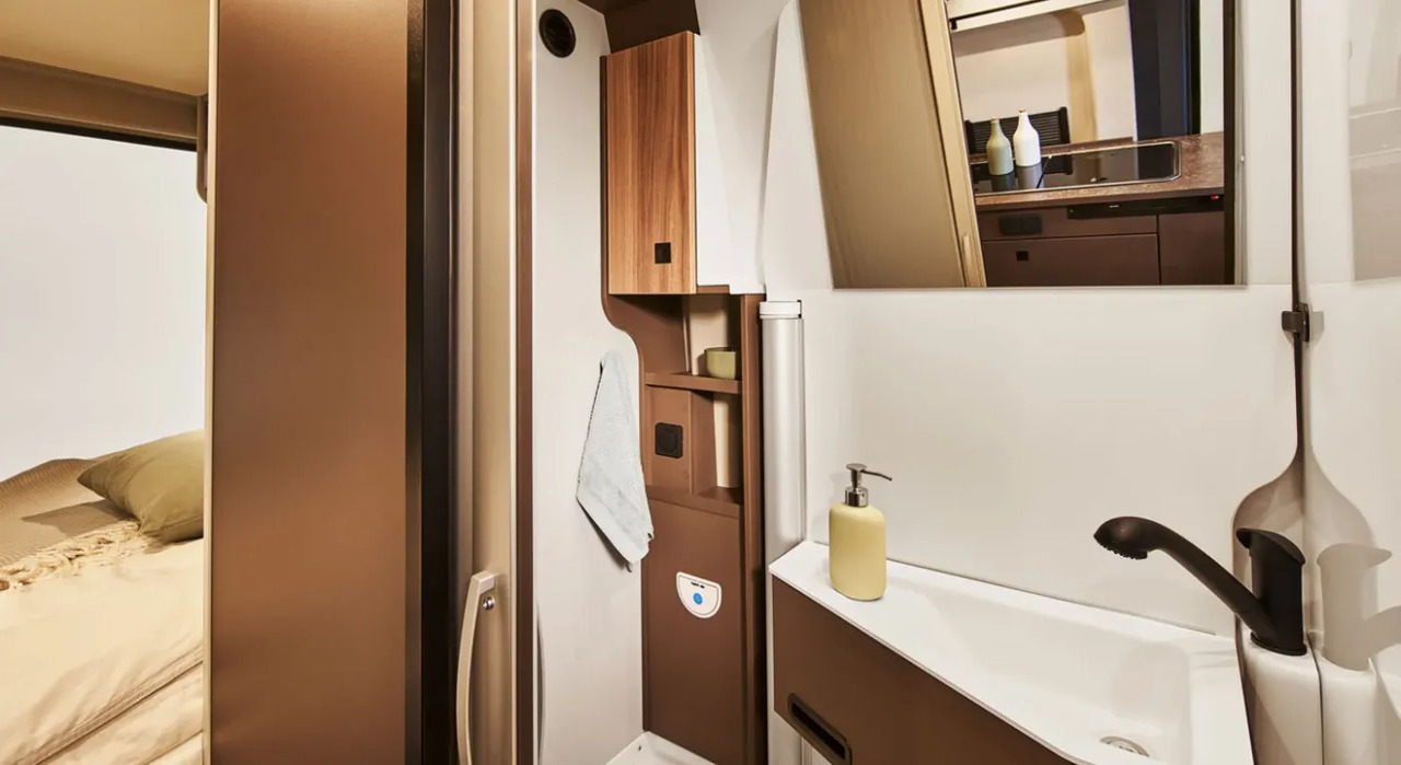 Bürstner B66 C 600 B 66 Voll ausgestattet - كرفان فان: صورة 4 Bürstner B66 C 600 B 66 Voll ausgestattet - كرفان فان: صورة 4