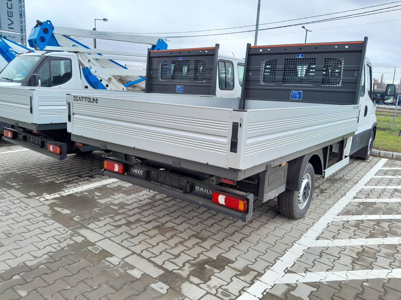Iveco Daila 35 Daily C 18 H 3450 - شاحنة مفتوحة: صورة 4 Iveco Daila 35 Daily C 18 H 3450 - شاحنة مفتوحة: صورة 4