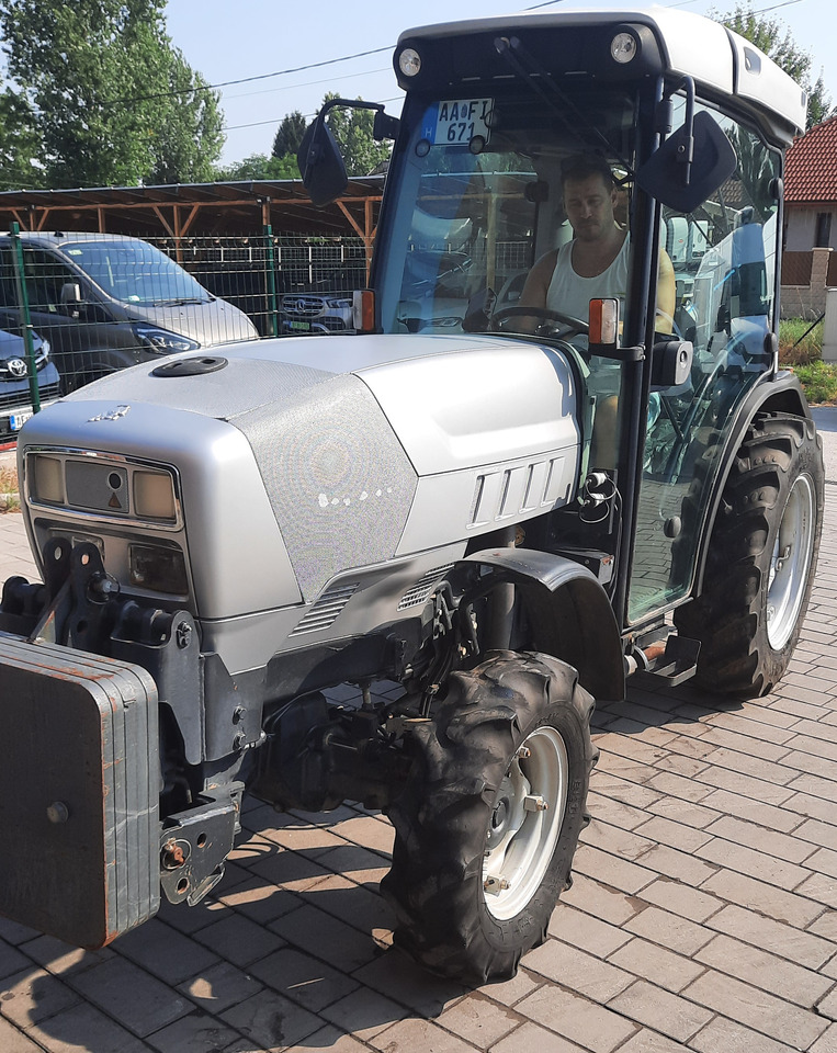 LAMBORGHINI RV90 Automatic - الآلات الزراعية: صورة 1 LAMBORGHINI RV90 Automatic - الآلات الزراعية: صورة 1