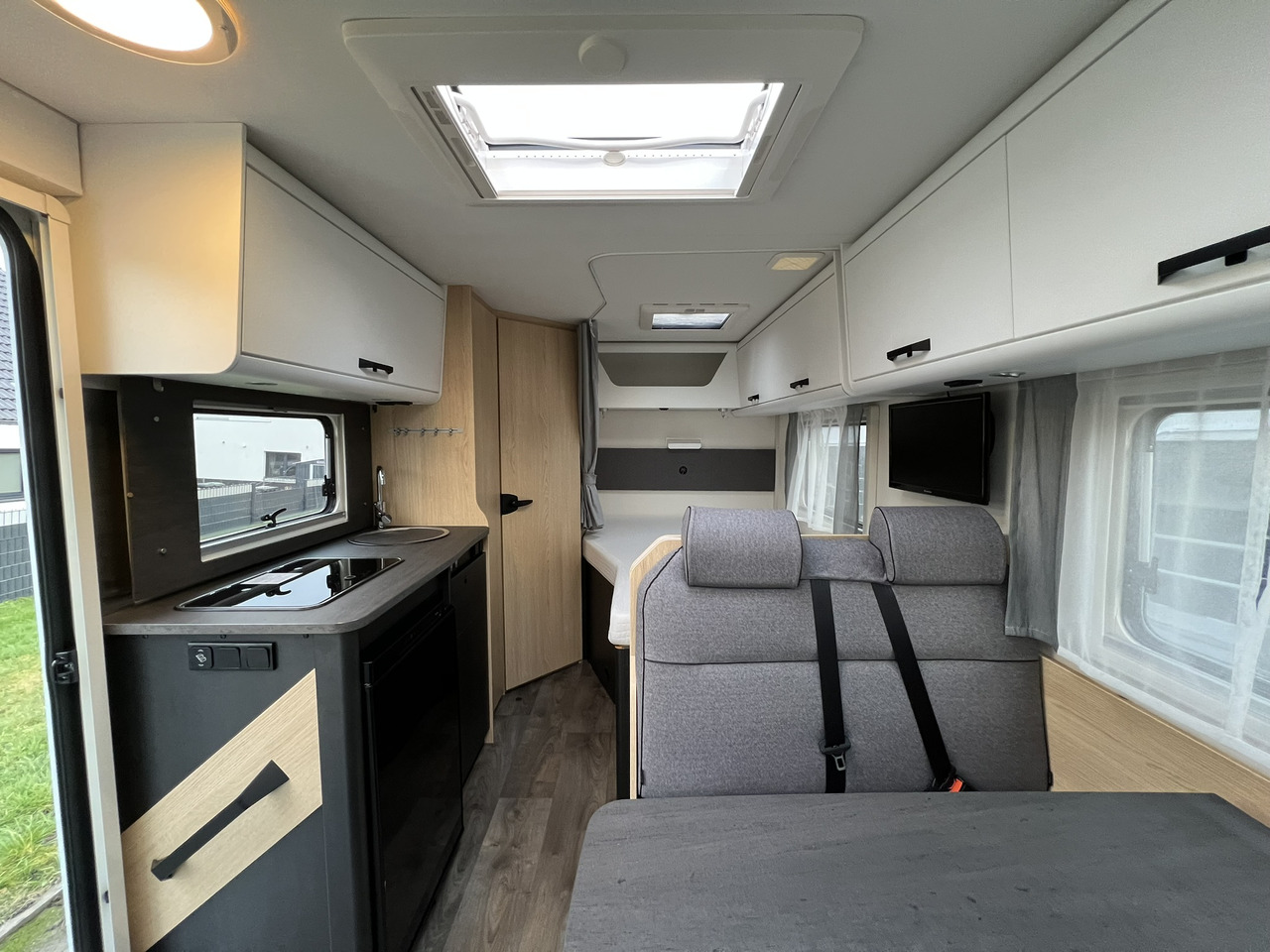 SUNLIGHT T 58 - موتر هوم شبه متكامل: صورة 4 SUNLIGHT T 58 - موتر هوم شبه متكامل: صورة 4