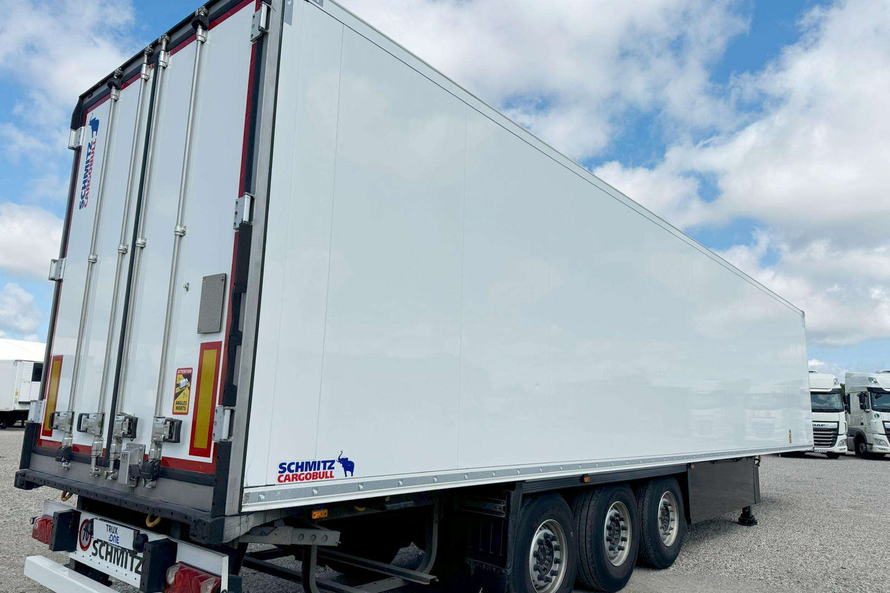 Schmitz CARRIER VECTOR 1550 - نصف مقطورة مُبرِّدة: صورة 1 Schmitz CARRIER VECTOR 1550 - نصف مقطورة مُبرِّدة: صورة 1