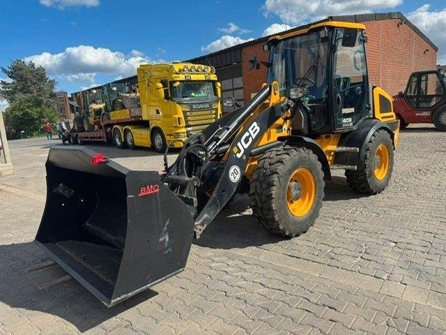 JCB 409 - اللودر بعجل: صورة 1 JCB 409 - اللودر بعجل: صورة 1