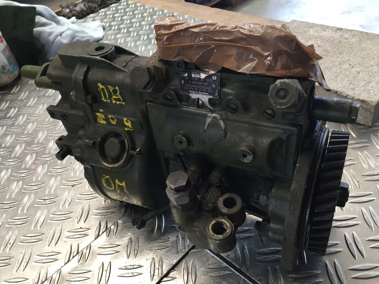 Gebrauchte Einspritzpumpe DB 209 Typ OM 364, Bosch - Nr. : 0 400 844 087 - مضخة وقود - شاحنة: صورة 5 Gebrauchte Einspritzpumpe DB 209 Typ OM 364, Bosch - Nr. : 0 400 844 087 - مضخة وقود - شاحنة: صورة 5
